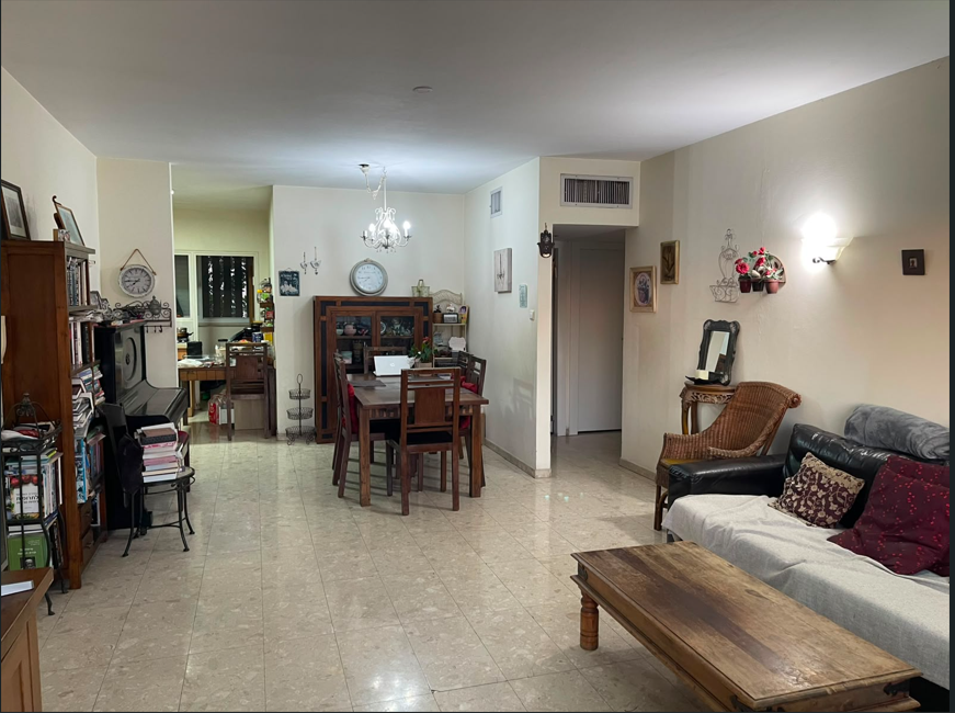Apartment 4 Rooms in Yesha'ayahu ha-Navi Street, HaNevi'im Street,  Modi'in-Maccabim-Re'ut